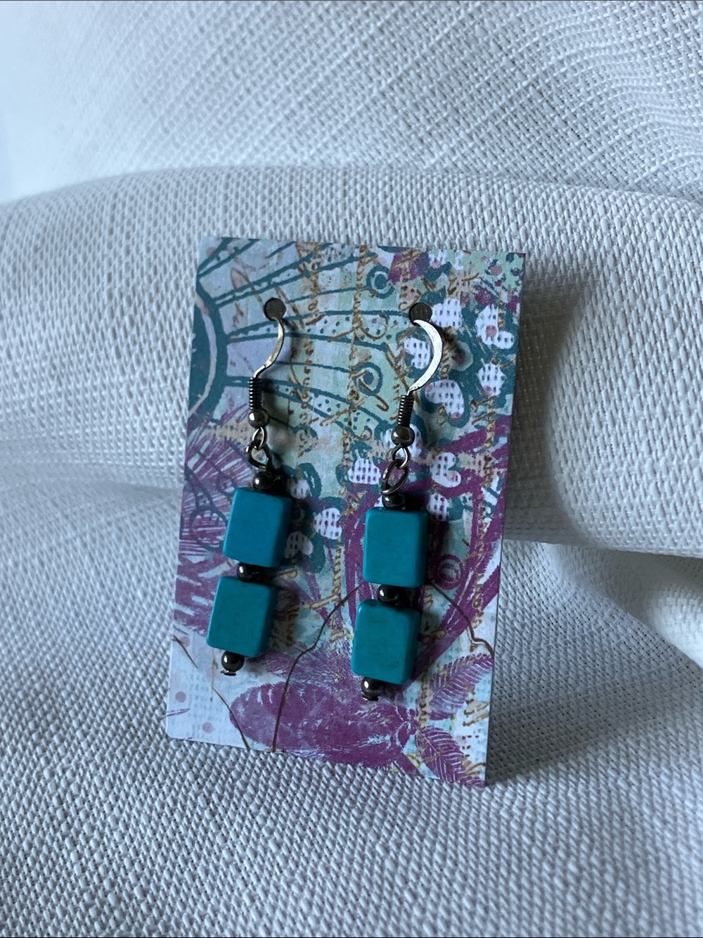 Howlite dangles - Picture 2 of 2